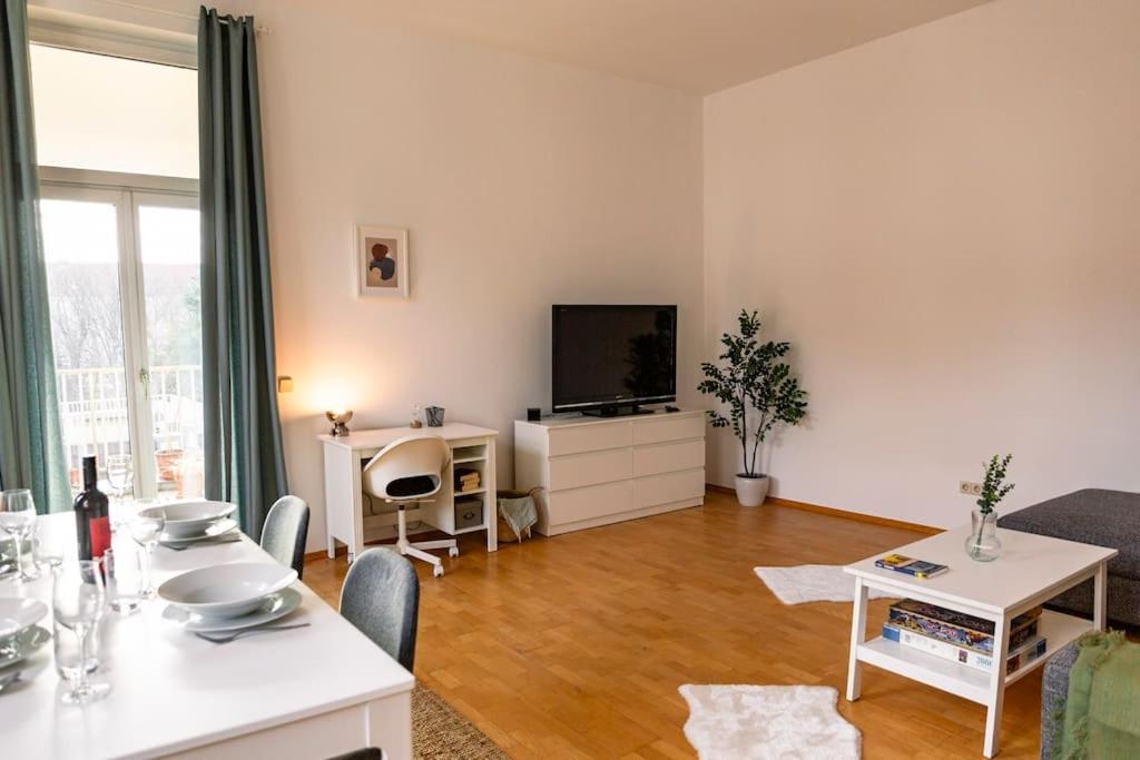 Savoir-Vivre In Unserer Zentralen Balkonwohnung Vienna Exterior photo