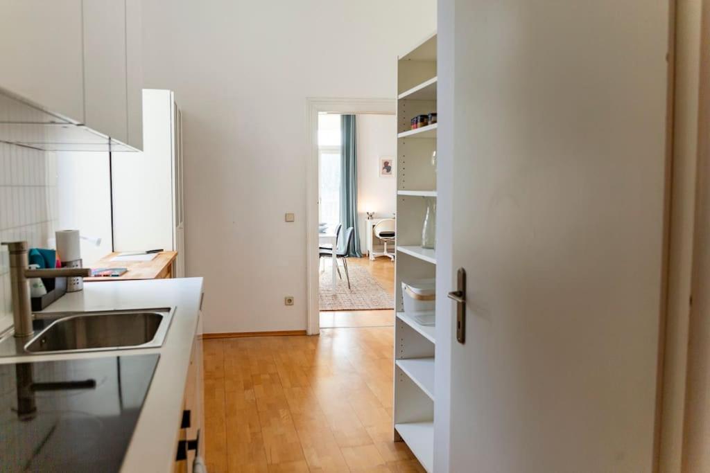 Savoir-Vivre In Unserer Zentralen Balkonwohnung Vienna Exterior photo